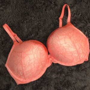 Victoria’s Secret Bombshell Plunge 38D